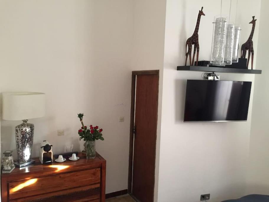 Chambre D'Hotes Pacific Avenue La Farlede ภายนอก รูปภาพ